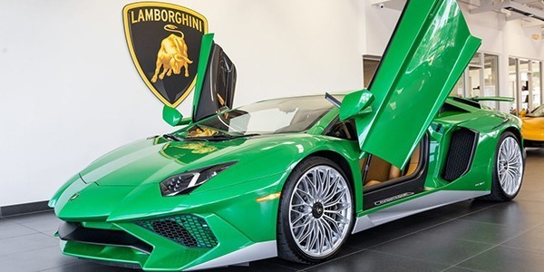 1Lambo.jpg