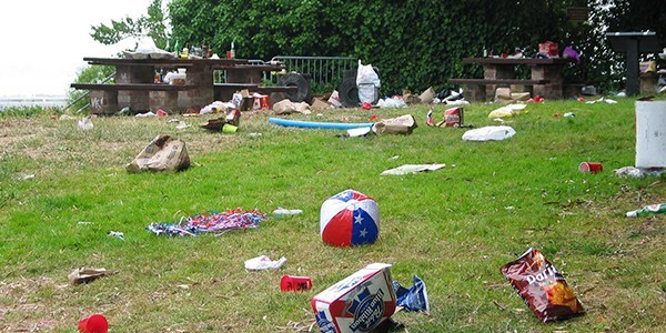 8Trash.jpg 8Trash.jpg